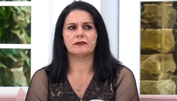 BURSA’DA BİR ŞAHIS ARAÇTA TARTIŞTIĞI EŞİNİ 3 YERİNDEN BIÇAKLAYARAK ÖLDÜRDÜ.