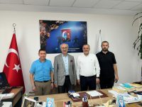 AK Parti Bandırma İlçe Başkanı Mehmet Doğan ve ilçe yönetimi,