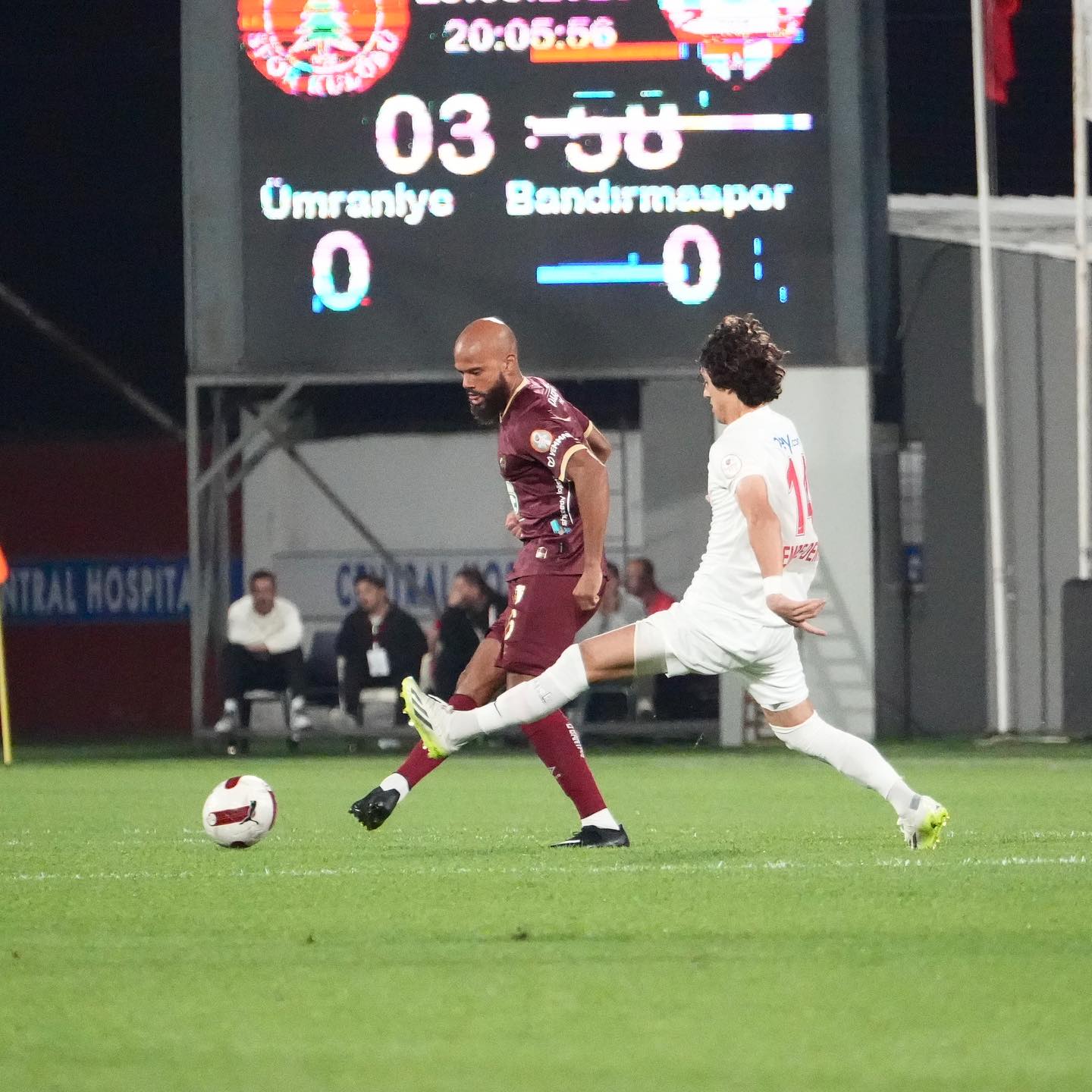 Trendyol 1. Lig’de 7. haftanın açılış maçında Ümraniyespor sahasında Bandırmaspor’a