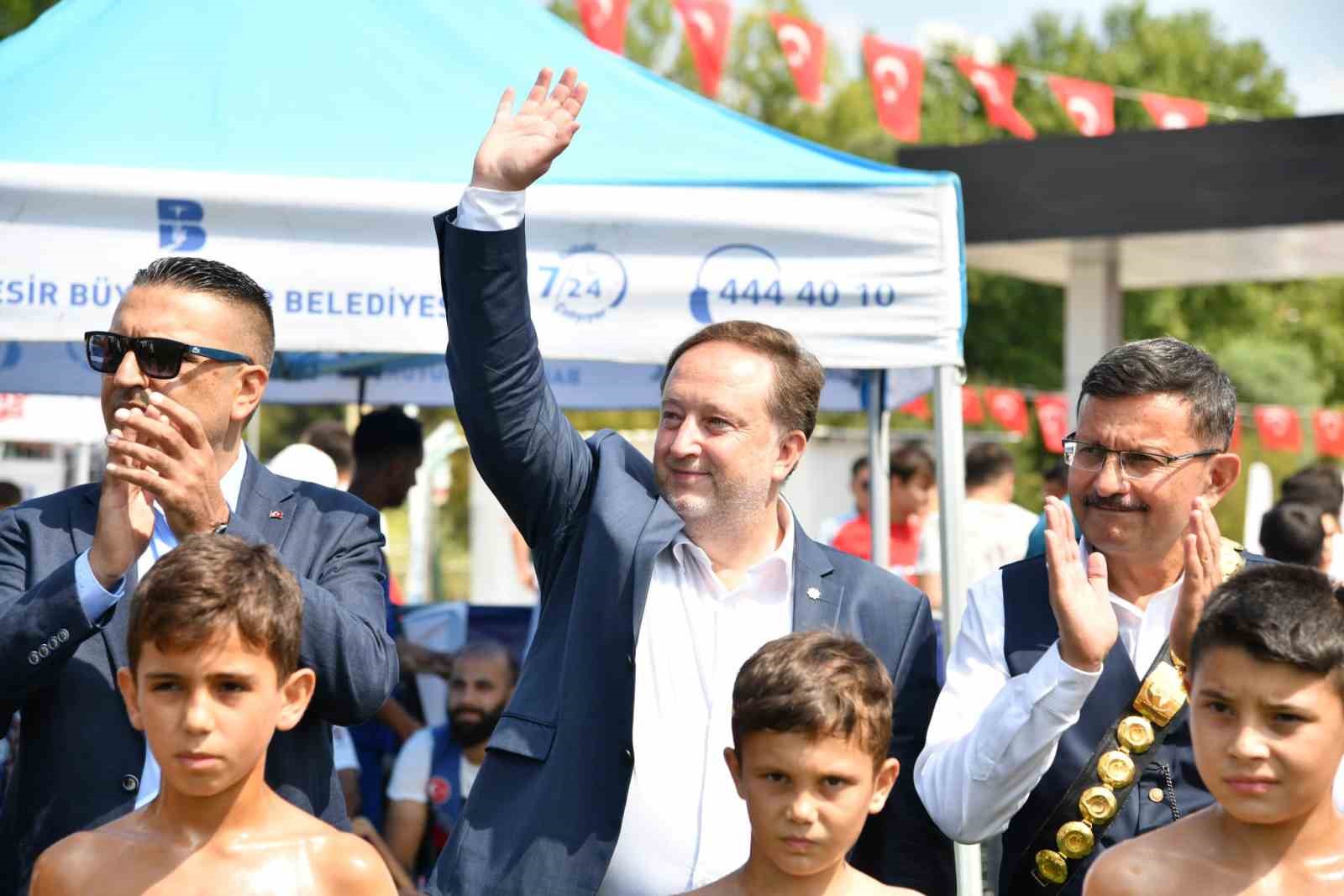 63. GELENEKSEL KURTDERELİ GÜREŞLERİ BAŞLADI