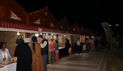 Açılan festival stantlarına yoğun ilgi