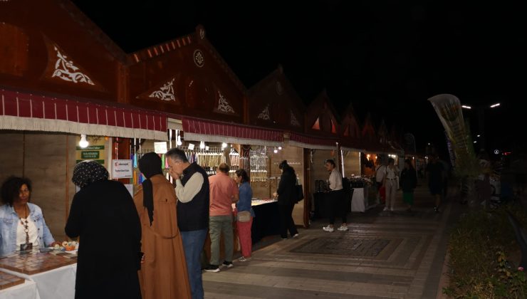 Açılan festival stantlarına yoğun ilgi