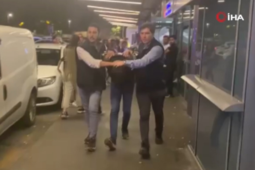 Camide alkol alırken &ccedil;ekilen fotoğrafı sosyal medyada paylaşan şahıs tutuklandı.