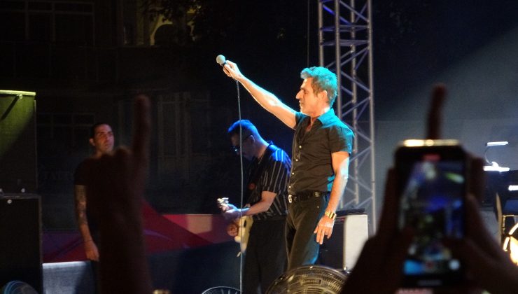 Teoman konserinde olay