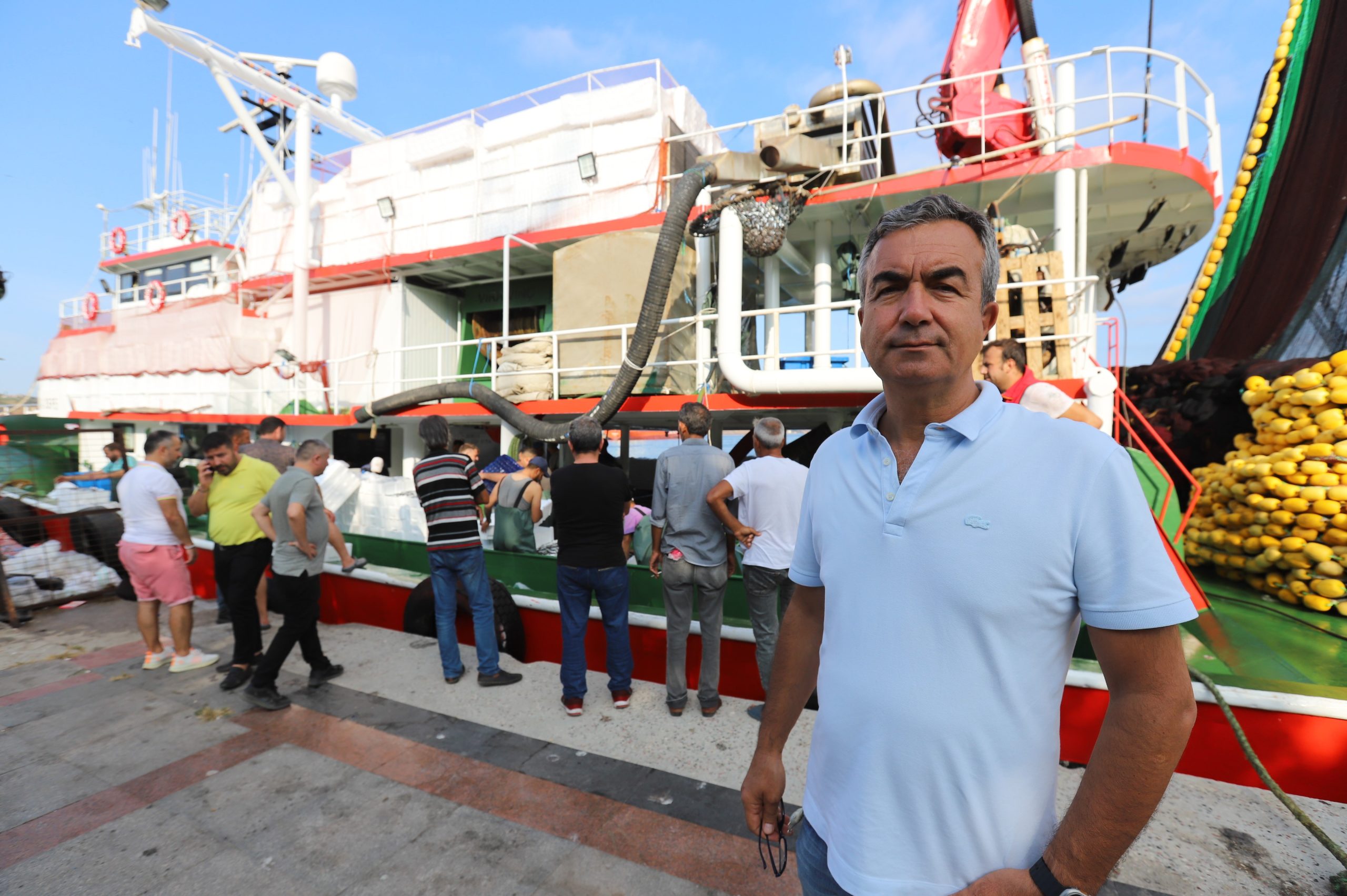 BALIKESİR’İN BANDIRMA İLÇESİNDE BALIKÇILAR YENİ AV SEZONU İÇİN GECEDEN ‘VİRA