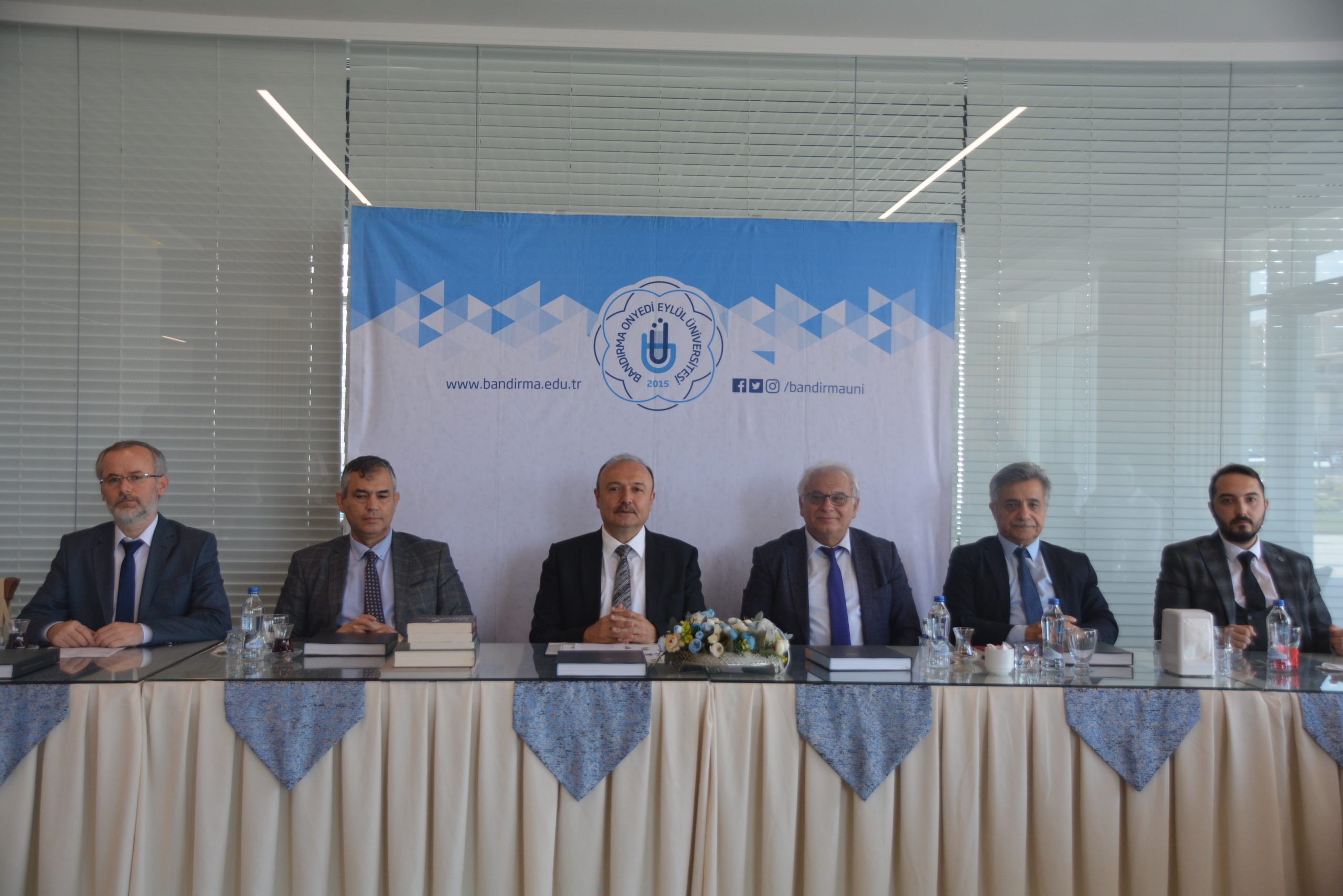 Tıp fakültesi Bandırma’da eğitime başlayacak Bandırma Onyedi Eylül Üniversitesi Rektörü Prof. Dr. Süleyman Özdemir, yeni
