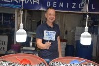 Balık sezonunun açılmasıyla birlikte Bandırma’da balık tezgâhlarını hamsi, sardalye ve