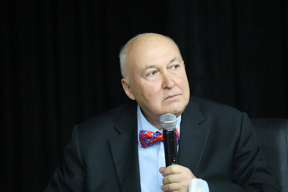 Yer bilimci Jeofizik Mühendisi Prf. Dr. Övgün Ahmet Ercan, üç