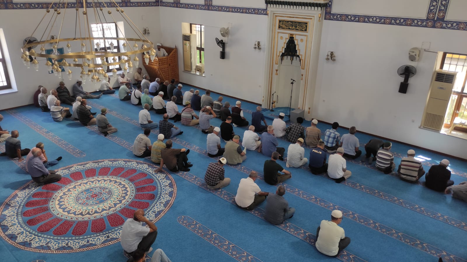 Bandırma’nın kurtuluşunun 101’inci yılında Bandırma Haydarçavuş Camii’nde şehitler için mevlit