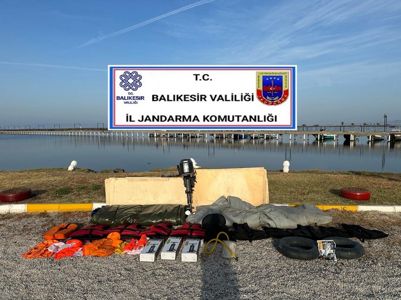 Balıkesir İl Jandarma Komutanlığı tarafından Edremit ve Ayvalık’ta göçmen kaçakçılarına