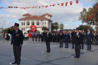 Bandırma Cumhuriyet Meydanı’nda 19 Eylül Gaziler Günü dolayısıyla resmi tören