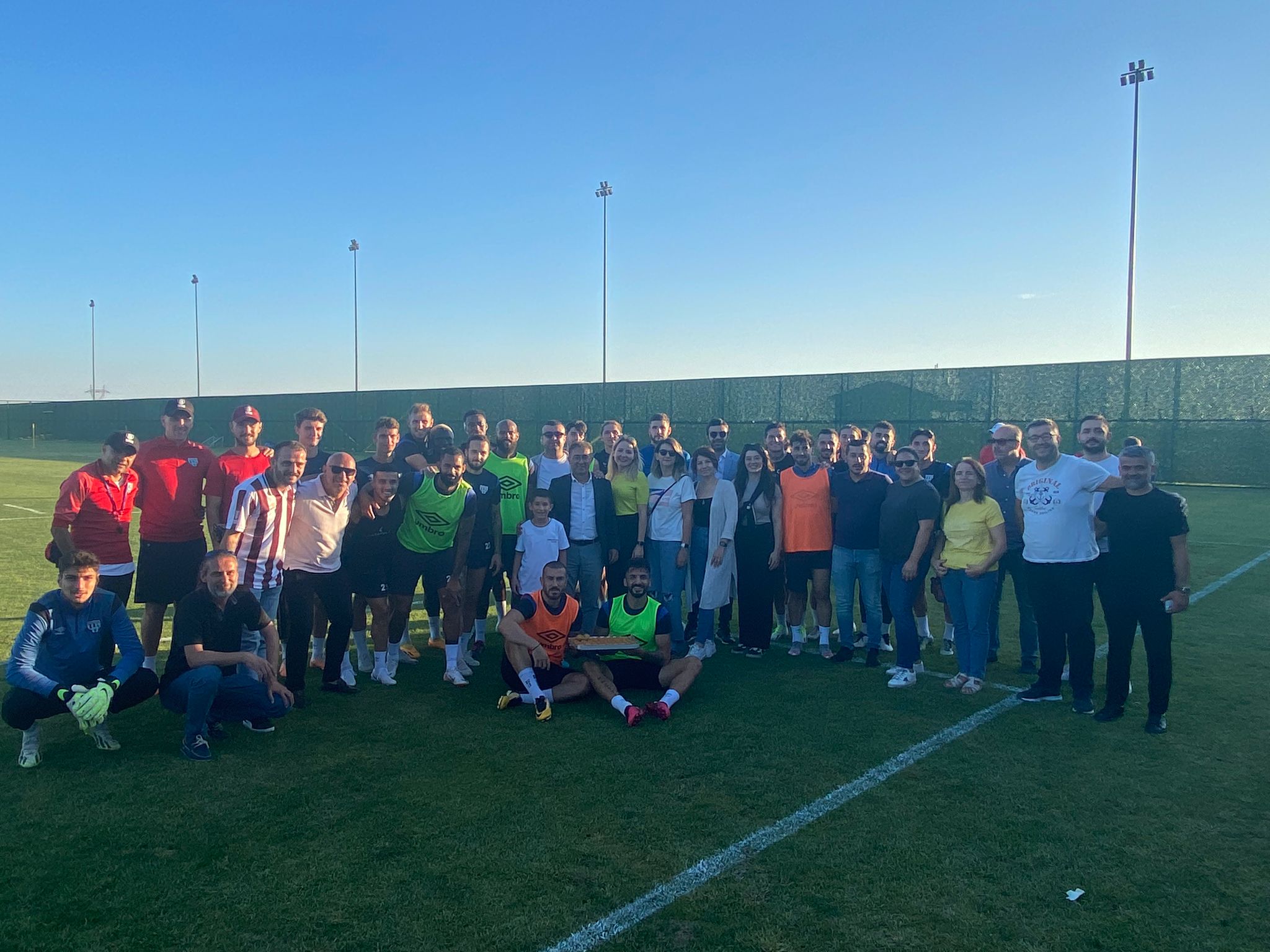 Cumhuriyet Halk Partisi Bandırma İlçe Başkanlığı Bandırmaspor’u yeni tesislerinde ziyaret