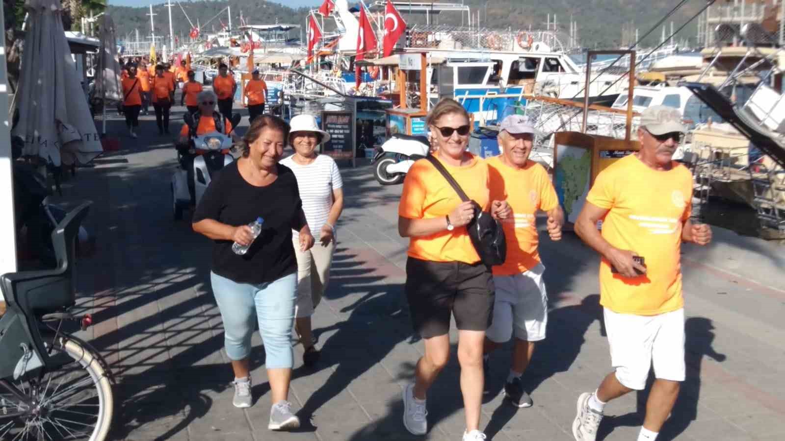 ALZHEİMER'A DİKKAT ÇEKMEK İÇİN KOŞTULAR