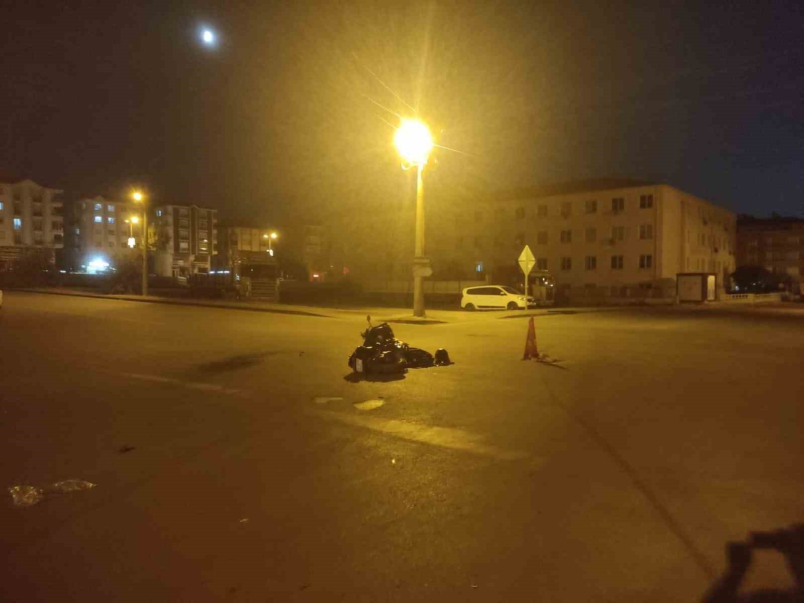 Ankara’da motosiklet ile otomobil kazası: 1 yaralı ANKARA’NIN AKYURT İLÇESİNDE MOTOSİKLET İLE OTOMOBİL ÇARPIŞTI. KAZADA MOTOSİKLET SÜRÜCÜSÜ