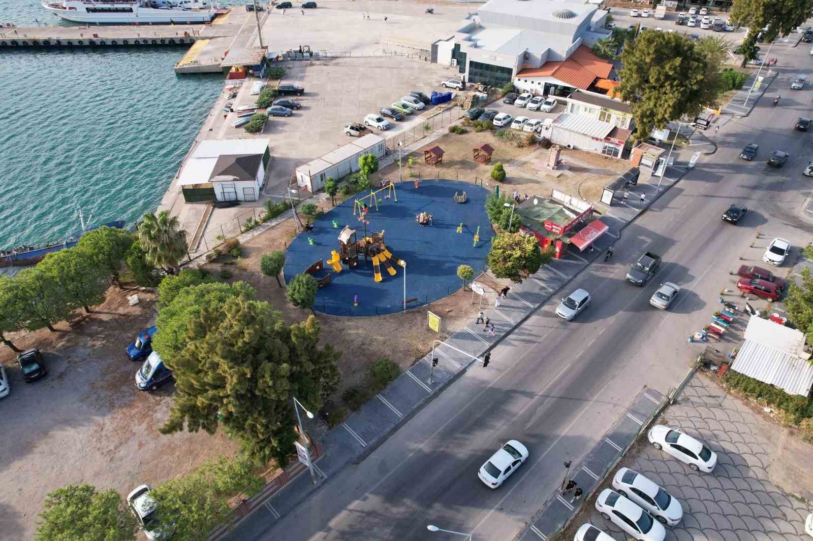 BALIKESİR’İN AYVALIK BELEDİYESİ SIK KULLANILAN GÜZERGAHTA BULUNAN, ATATÜRK BULVARI ÜZERİNDE