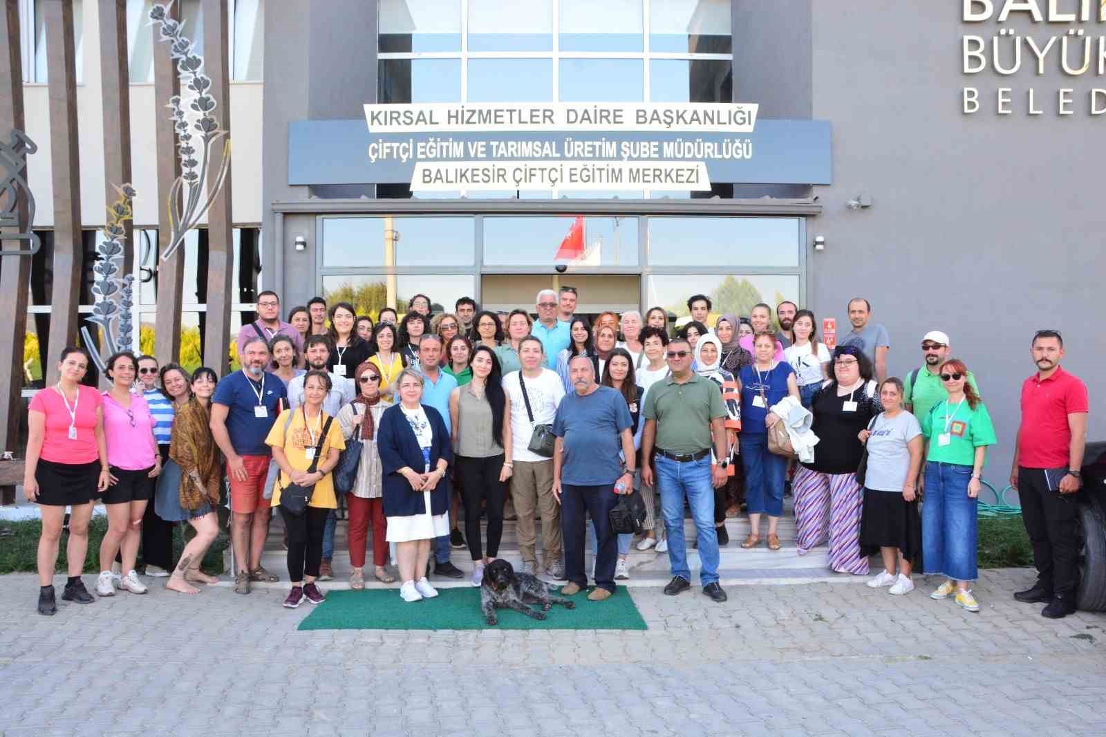 BALIKESİR BÜYÜKŞEHİR BELEDİYESİNE BAĞLI ÇİFTÇİ EĞİTİM MERKEZİNDE (BAÇEM) 10’UNCU 'TIBBI