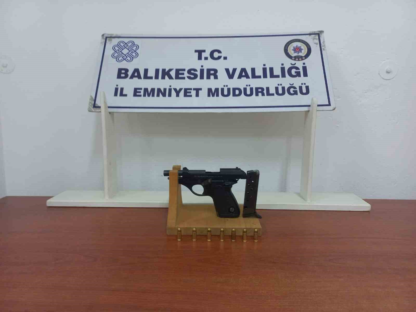 BALIKESİR'DE 14 ARANAN ŞAHIS YAKALANDI