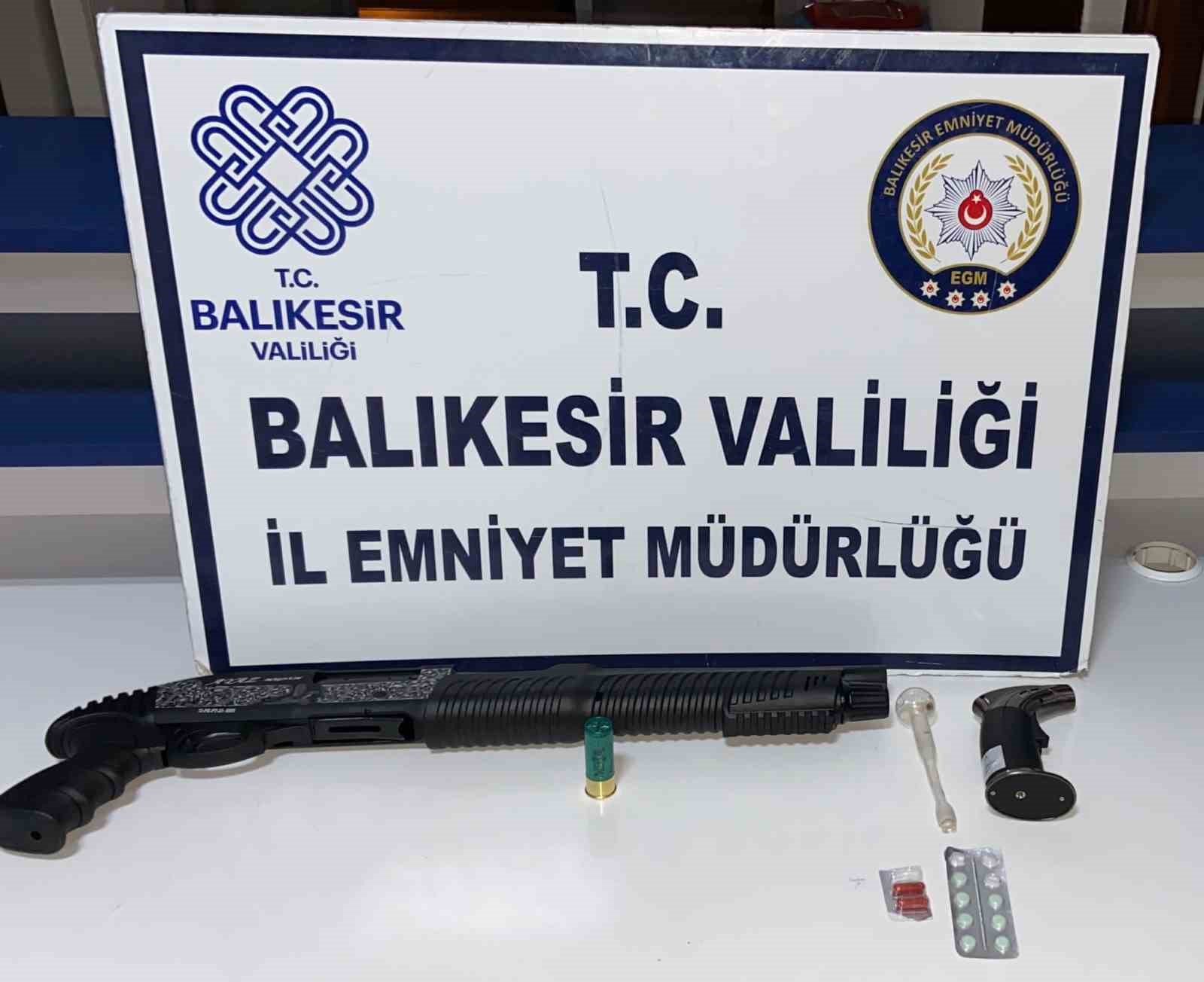 BALIKESİR'DE ARANAN 17 ŞAHIS TUTUKLANDI