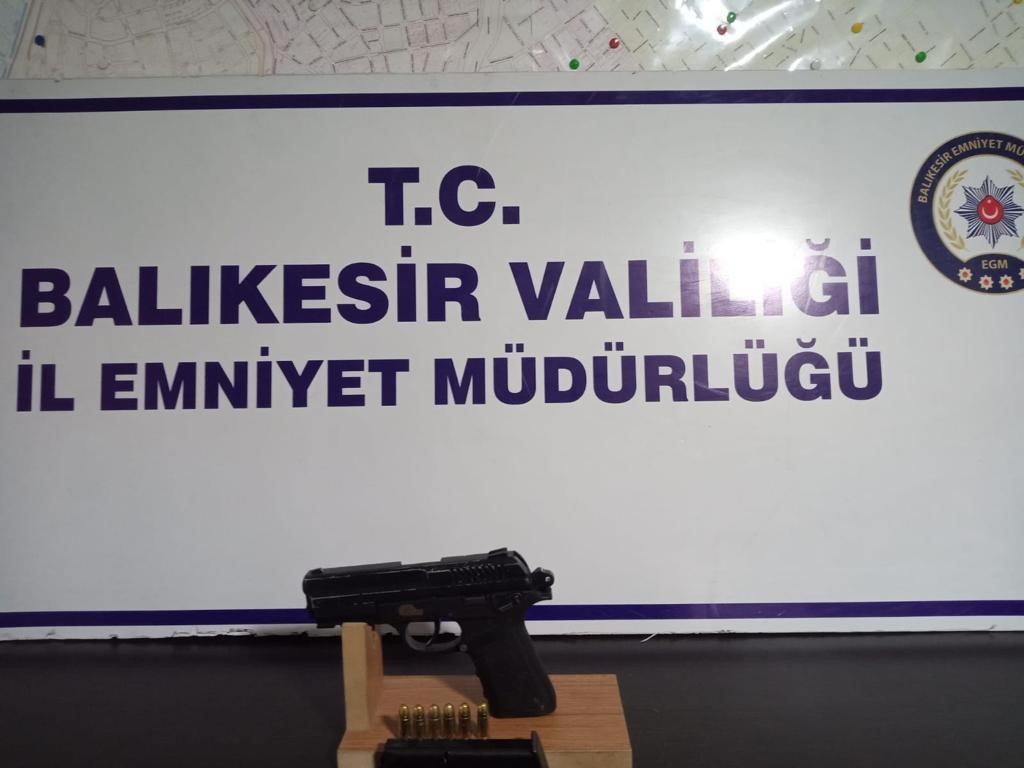 BALIKESİR'DE ARANAN 22 ŞAHISTAN, 9'U TUTUKLANDI