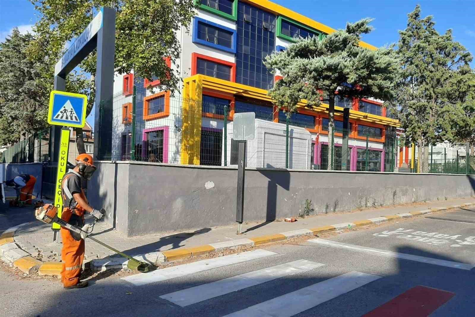 BALIKESİR'DE OKULLARDA ÇEVRE TEMİZLİĞİ