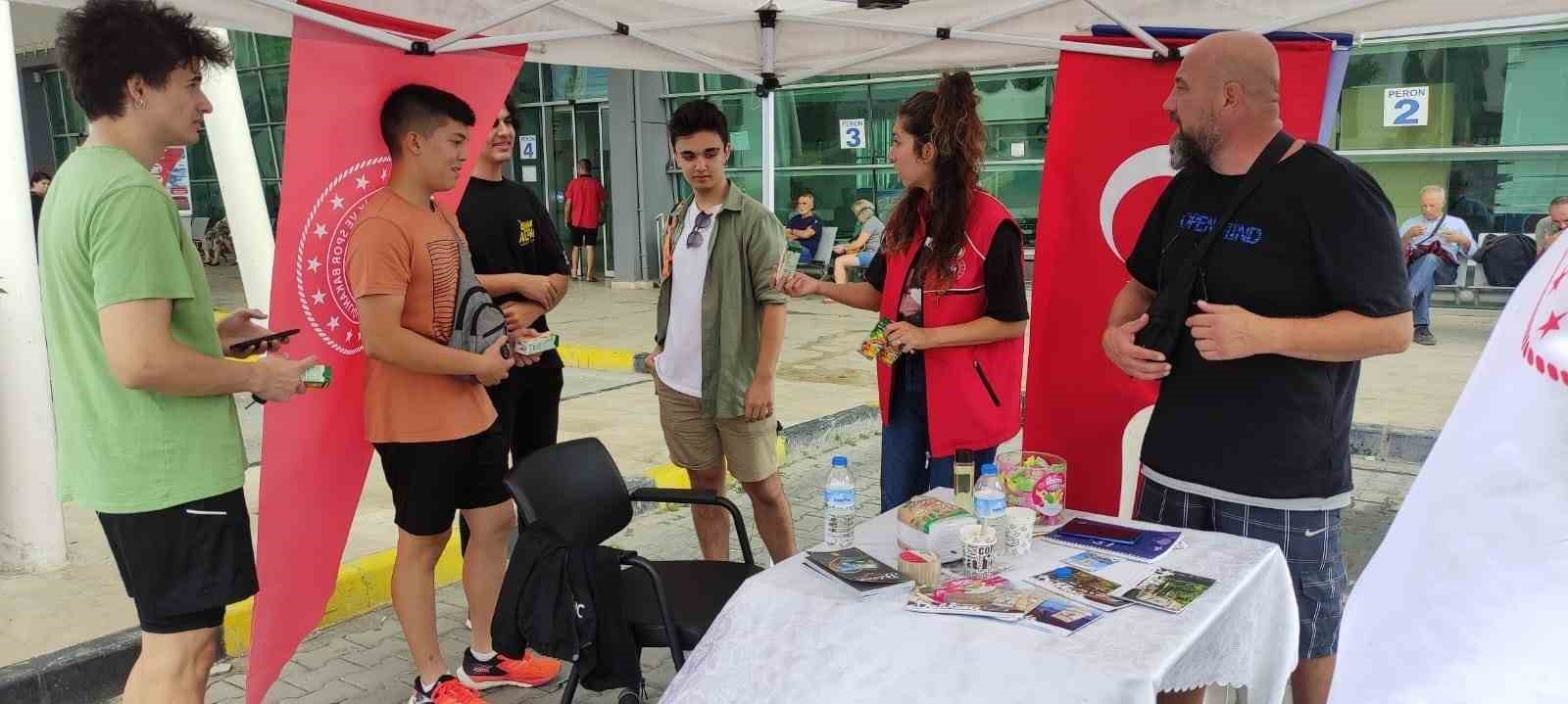 Balıkesir’de üniversite öğrencilerine sıcak karşılama BALIKESİR'DE ÜNİVERSİTE ÖĞRENCİLERİNE SICAK KARŞILAMA