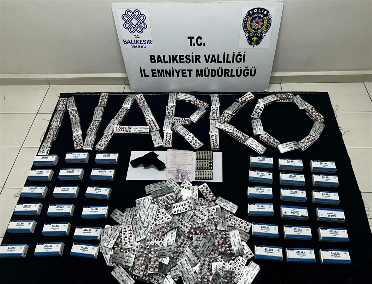 Balıkesir’de uyuşturucu operasyonu BALIKESİR'DE 3 ŞAHSA UYUŞTURUCU OPERASYONU