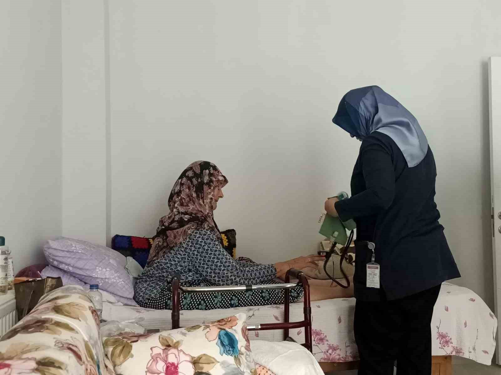 SAĞLIK BAKANLIĞININ BAŞLATMIŞ OLDUĞU 80 YAŞ ÜZERİ YAŞLI BİREYLER İÇİN