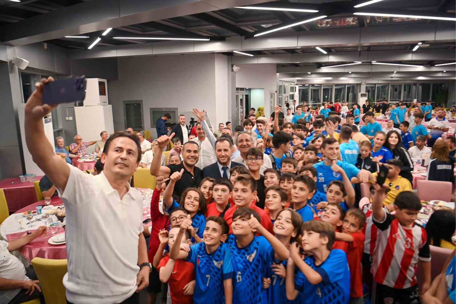 TUZLA İLÇESİNDE FAALİYET GÖSTEREN SPOR KULÜPLERİ, TUZLA BELEDİYESİ’NİN ORGANİZE ETTİĞİ