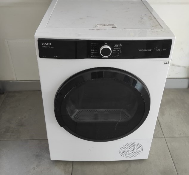 12 SAAT APARTMANDA KALAN VE RAHAT TAVIRLARI İLE DİKKAT ÇEKEN