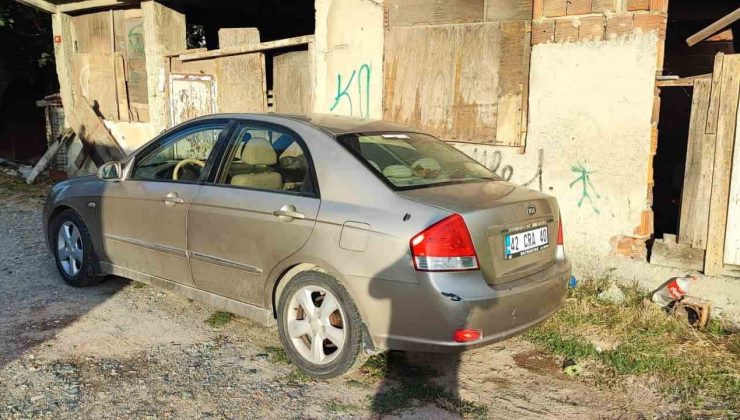 Boş yolda kaldırımdan gitti, yayalara korna çalıp yol istedi, o anlar kamerada