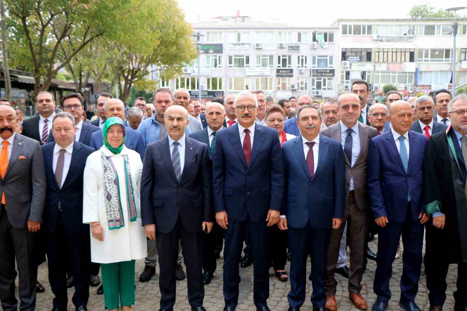 BURSA ADALET SARAYINDA YENİ ADLİ YIL'IN BAŞLAMASI NEDENİYLE TÖREN DÜZENLENDİ.