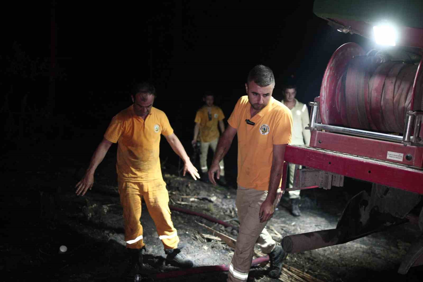 BURSA’DA ORMANLIK ALANDA ÇIKAN YANGINA MÜDAHALE SÜRÜYOR.