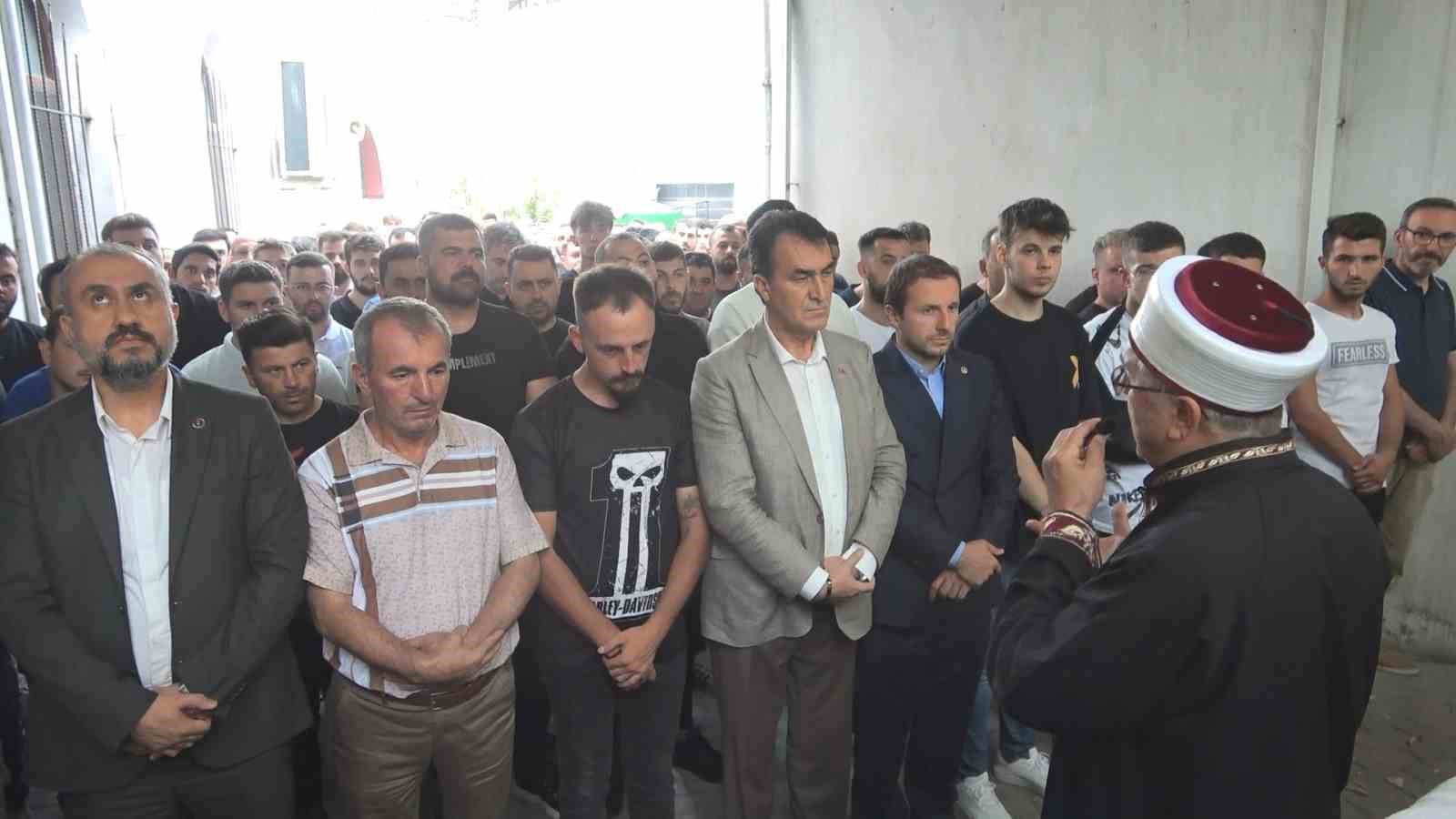 BURSA’DA DÜN GECE BARDA GÜRÜLTÜ MESELESİ YÜZÜNDEN ÇIKAN KAVGADA ÖLEN