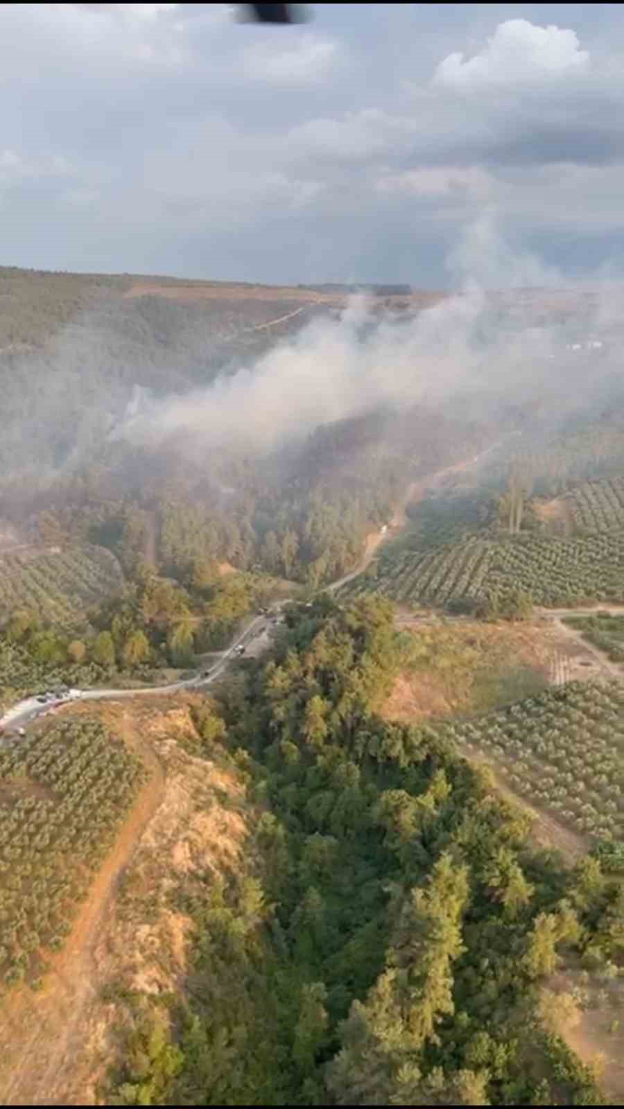 BURSA’DA ÇIKAN YANGIN HELİKOPTERDEN BÖYLE GÖRÜNTÜLENDİ.