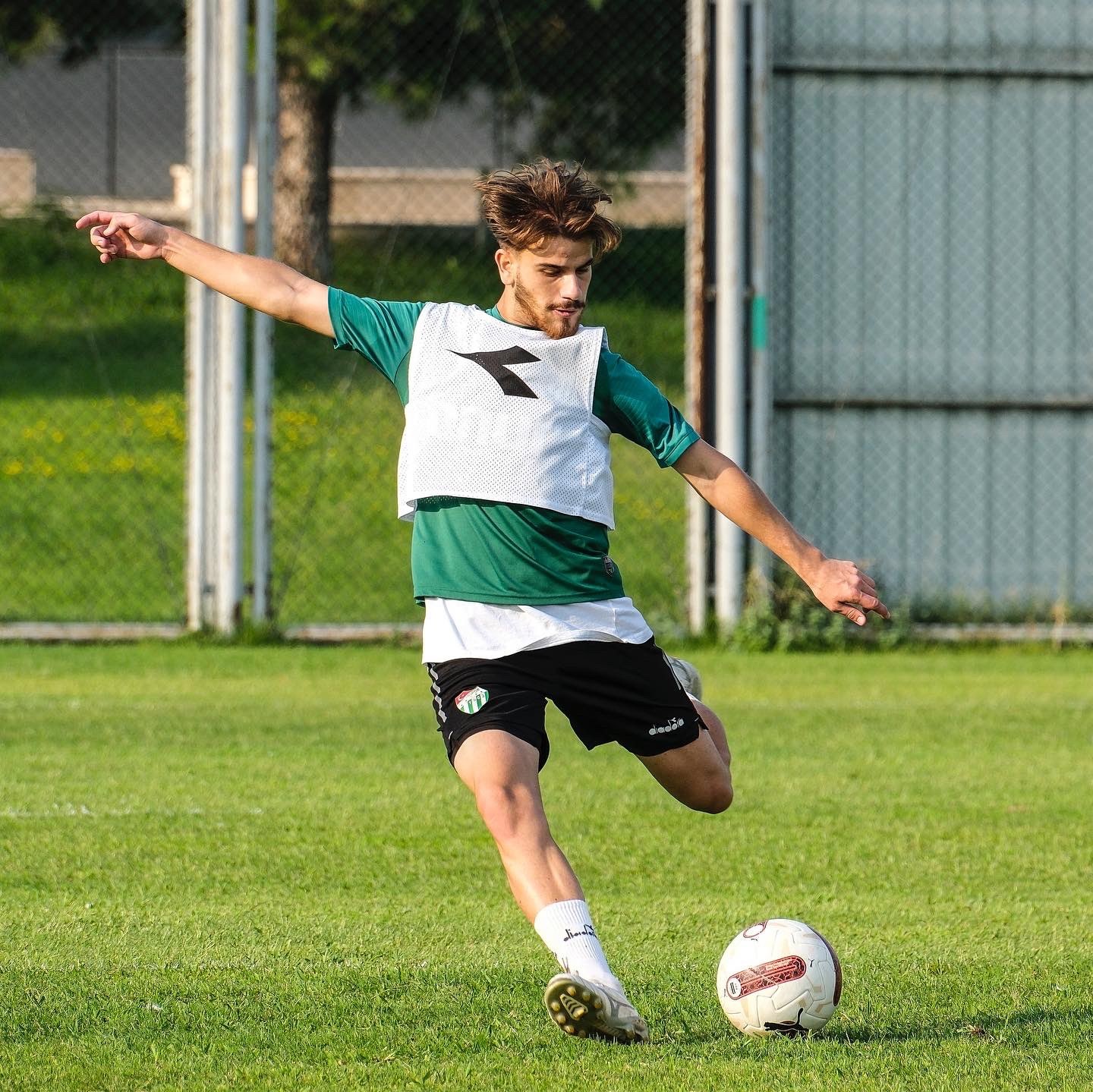 BURSASPOR'DA ANKARASPOR MAÇI HAZIRLIKLARI AKŞAM SAATLERİNDE YAPILAN İDMANLA BAŞLADI.