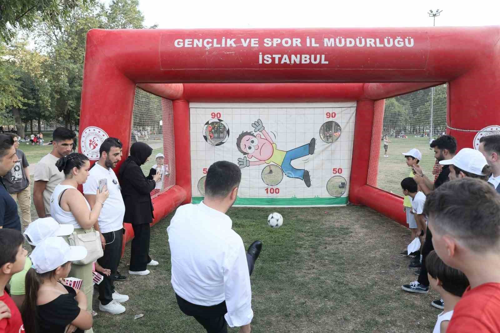 30 AĞUSTOS ZAFER BAYRAMI TÜM YURTTA OLDUĞU GİBİ KAĞITHANE’DE DE