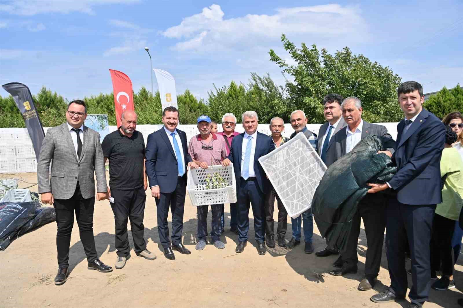 BALIKESİR BÜYÜKŞEHİR BELEDİYESİ, DÜNYANIN EN KALİTELİ ZEYTİNLERİNİ ÜRETEN BALIKESİRLİ ZEYTİNCİLERE