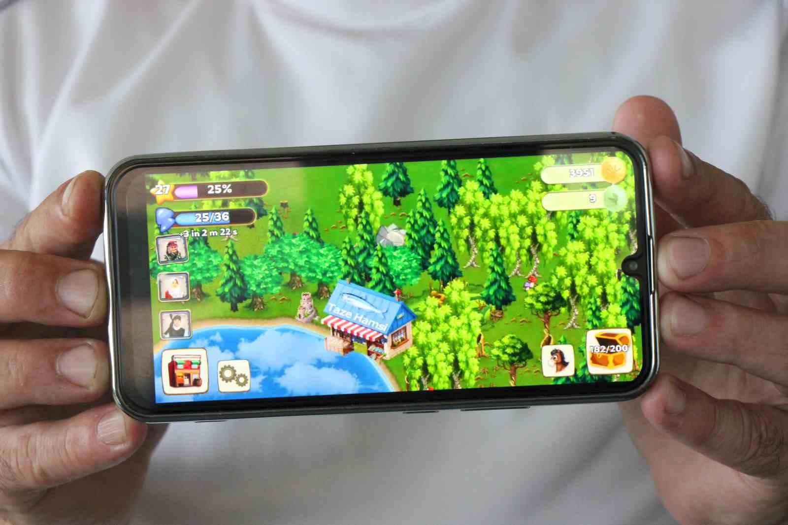 SAMSUNLU 2 KARDEŞ, YABANCI ŞİRKETLER TARAFINDAN YAPILAN VE İÇERİSİNDE YABANCILARA