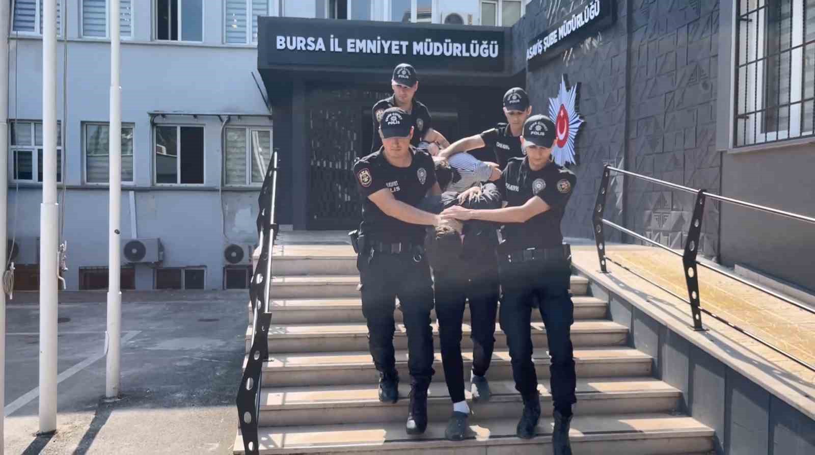 Cinayetin sebebi takas kavgasıymış BURSA’DA DAİRE OTOMOBİL TAKASI SEBEBİYLE GECE KULUBÜ İŞLETMECİSİ İLE ANLAŞMAZLIK