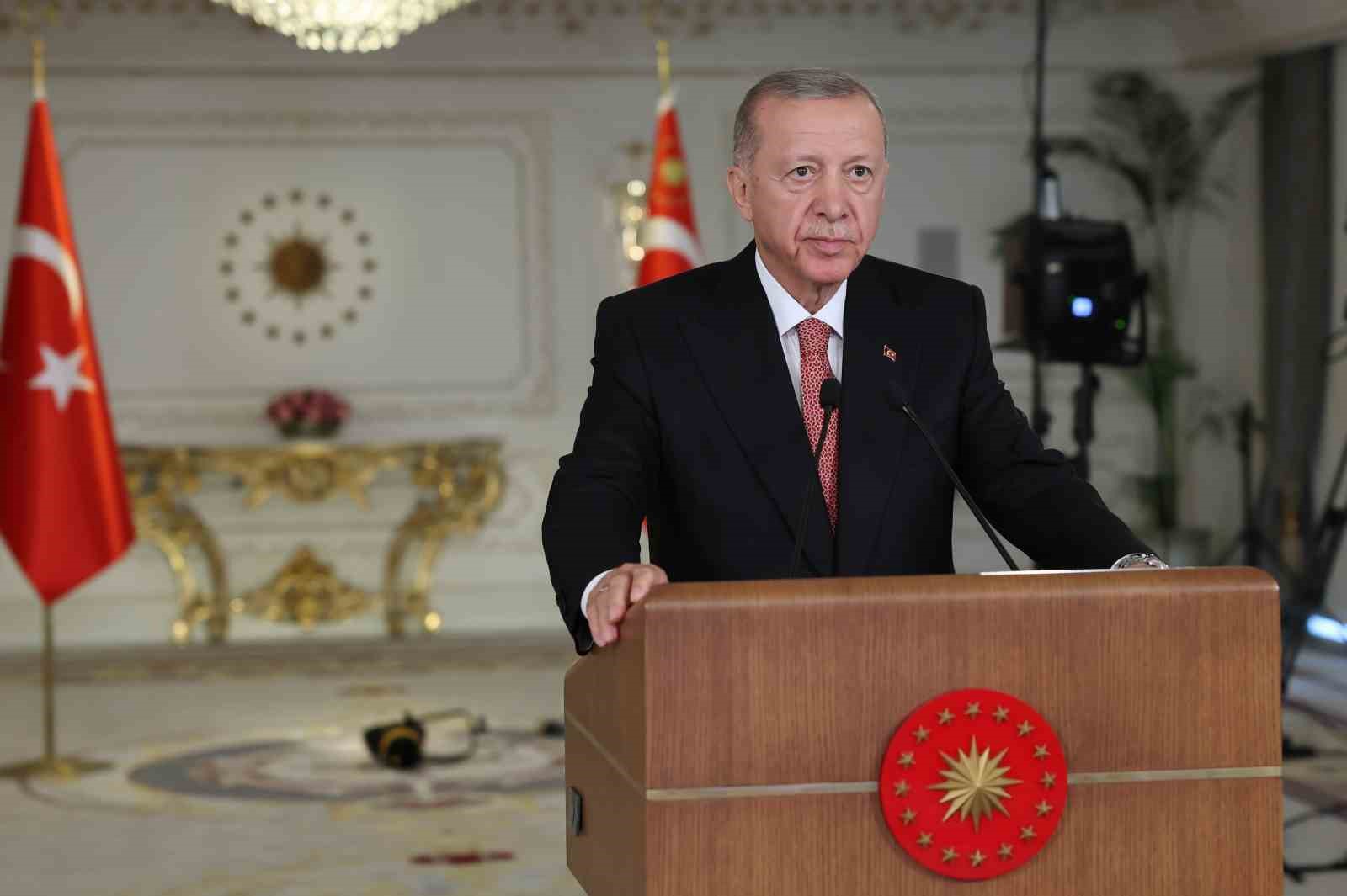 CUMHURBAŞKANI RECEP TAYYİP ERDOĞAN, "DEPREMİN SİYASETİNİ VE İSTİSMARINI YAPANLARDAN DEĞİL