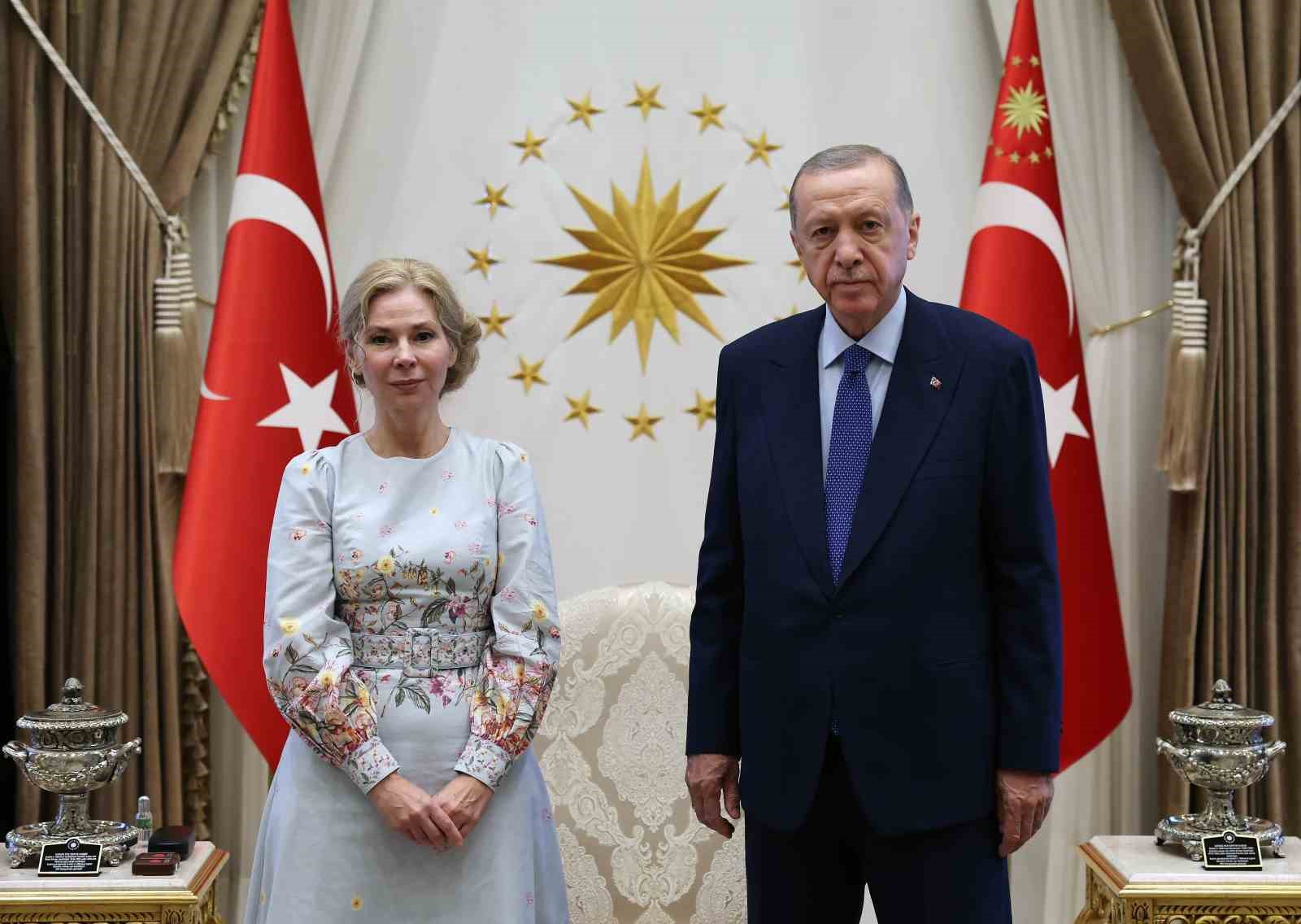 CUMHURBAŞKANI RECEP TAYYİP ERDOĞAN, İSVEÇ BÜYÜKELÇİSİ MALENA MARD’I KABUL ETTİ.
