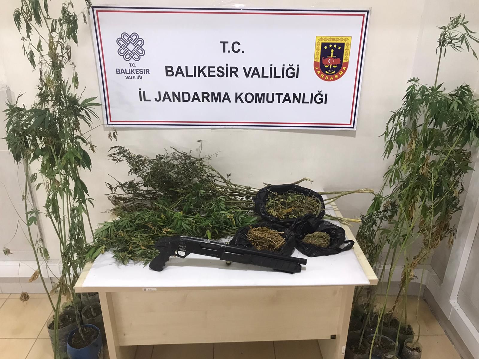 Erdek ve Gönen’de uyuşturucu madde imal ve ticaretine yönelik yapılan