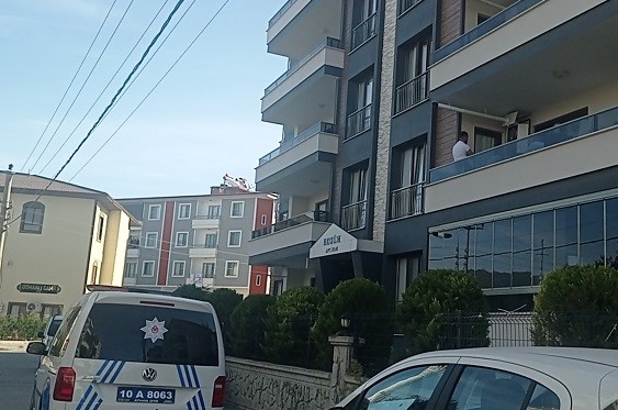 EDREMİT İLÇESİNDE KOMBİ BOMBA GİBİ PATLADI. PATLAMADA CAN KAYBI VE