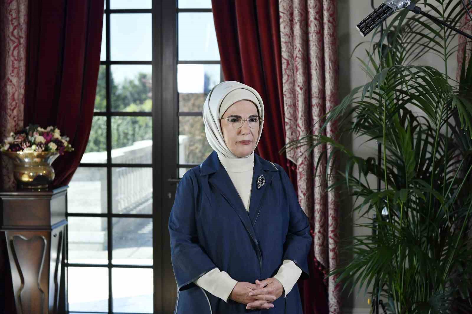 EMİNE ERDOĞAN, UKRAYNA'NIN BAŞKENTİ KİEV'DE, BU YIL 3'ÜNCÜSÜ "RUH SAĞLIĞI"