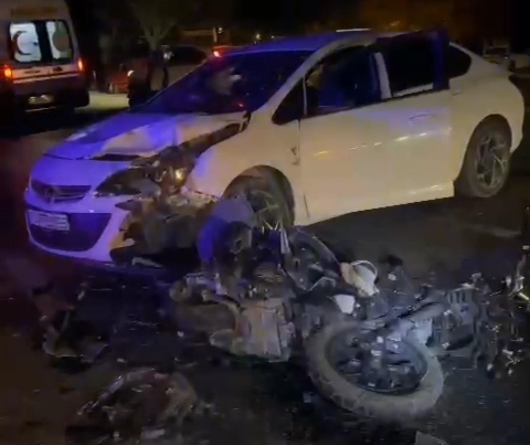 ERDEK'TE TRAFİK KAZASINDA MOTOSİKLET SÜRÜCÜSÜ YARALANDI