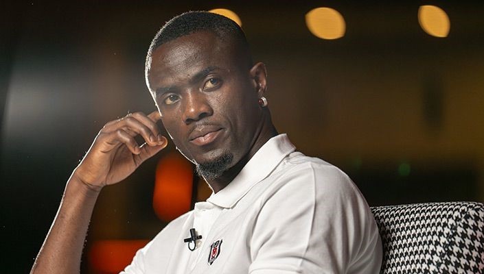 BEŞİKTAŞ’IN YENİ TRANSFERİ ERİC BAİLLY, KULÜBÜN RESMİ SOSYAL MEDYA HESABINDA