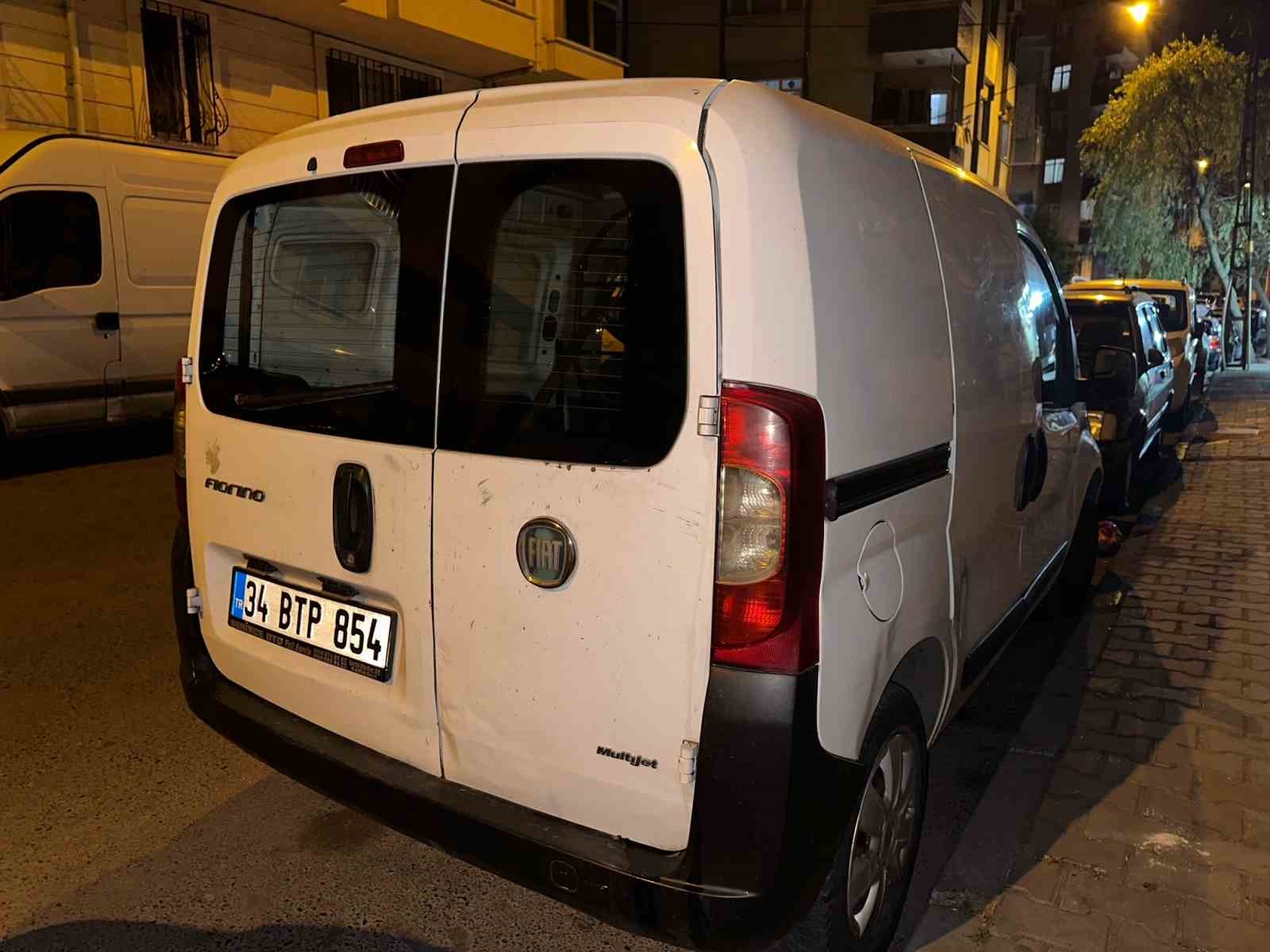 ESENLER'DE İÇİNDE YAPI MALZEMESİ OLAN ARAÇ, ÜÇÜNCÜ KEZ HIRSIZLARIN HEDEFİ