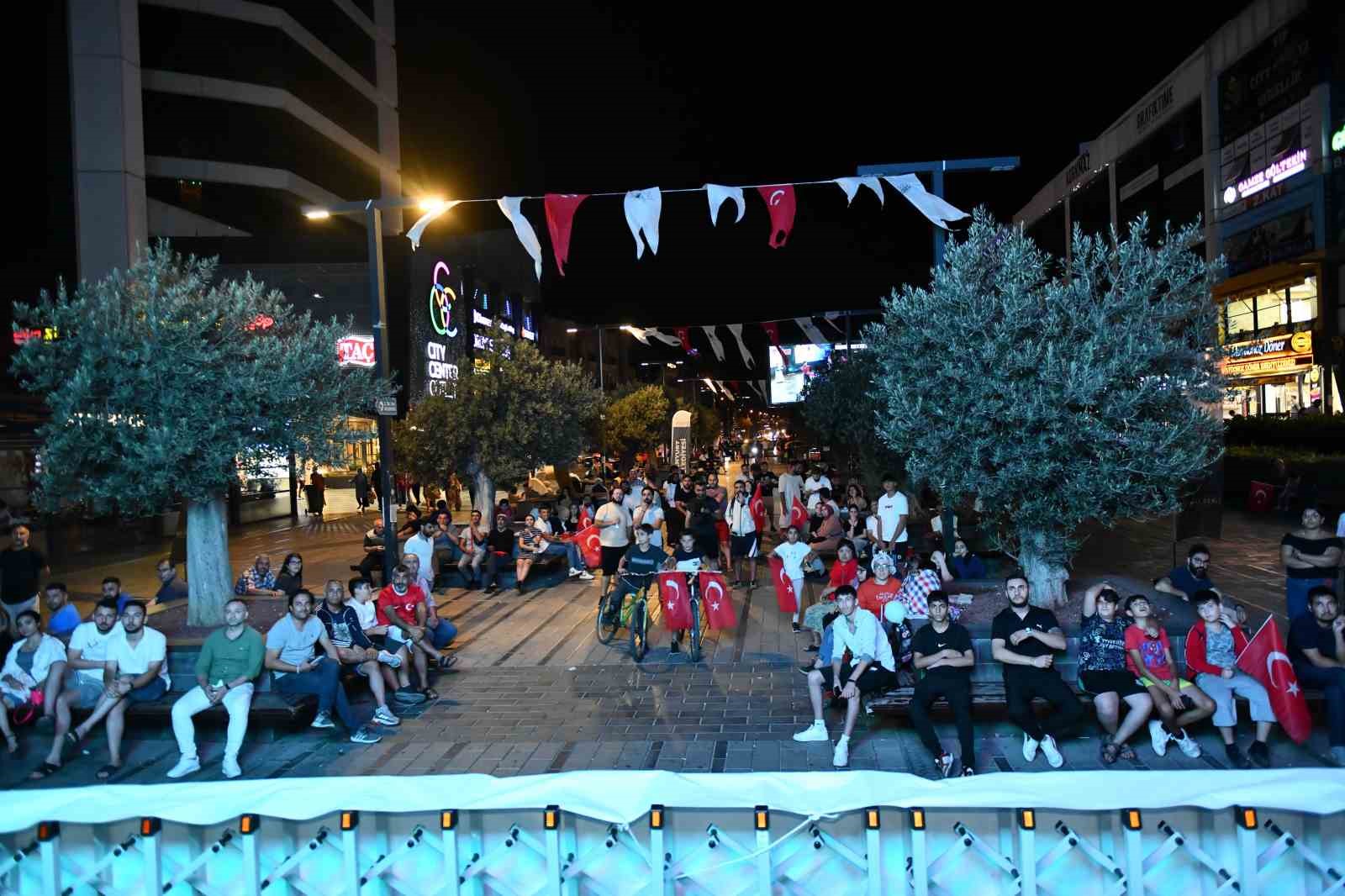 ESENYURTLULAR, TÜRKİYE İLE SIRBİSTAN ARASINDA OYNANAN 2023 CEV AVRUPA VOLEYBOL