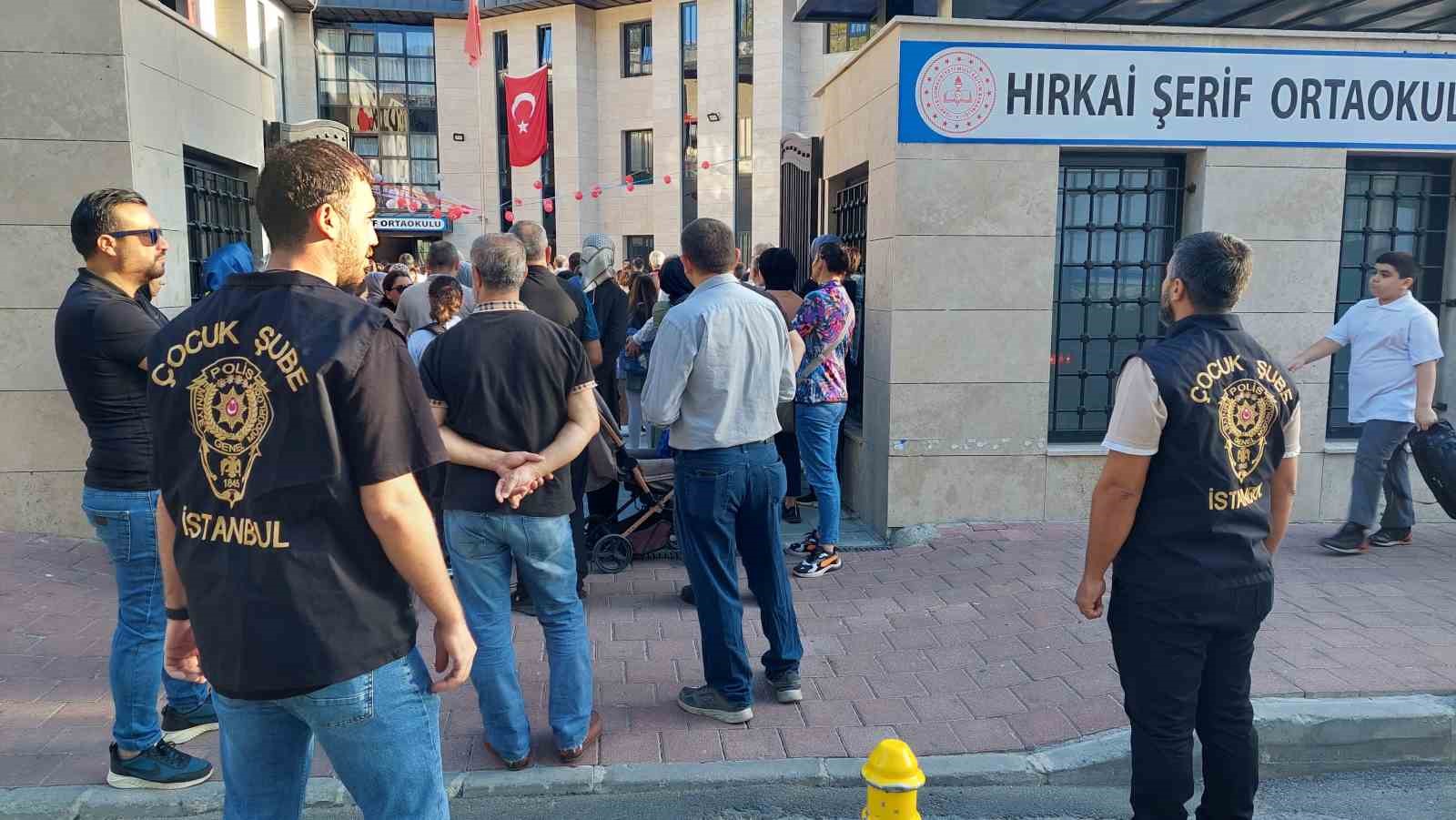 2023-2024 EĞİTİM VE ÖĞRETİM YILININ BAŞLAMASIYLA EMNİYET GÜÇLERİ TARAFINDAN OKUL