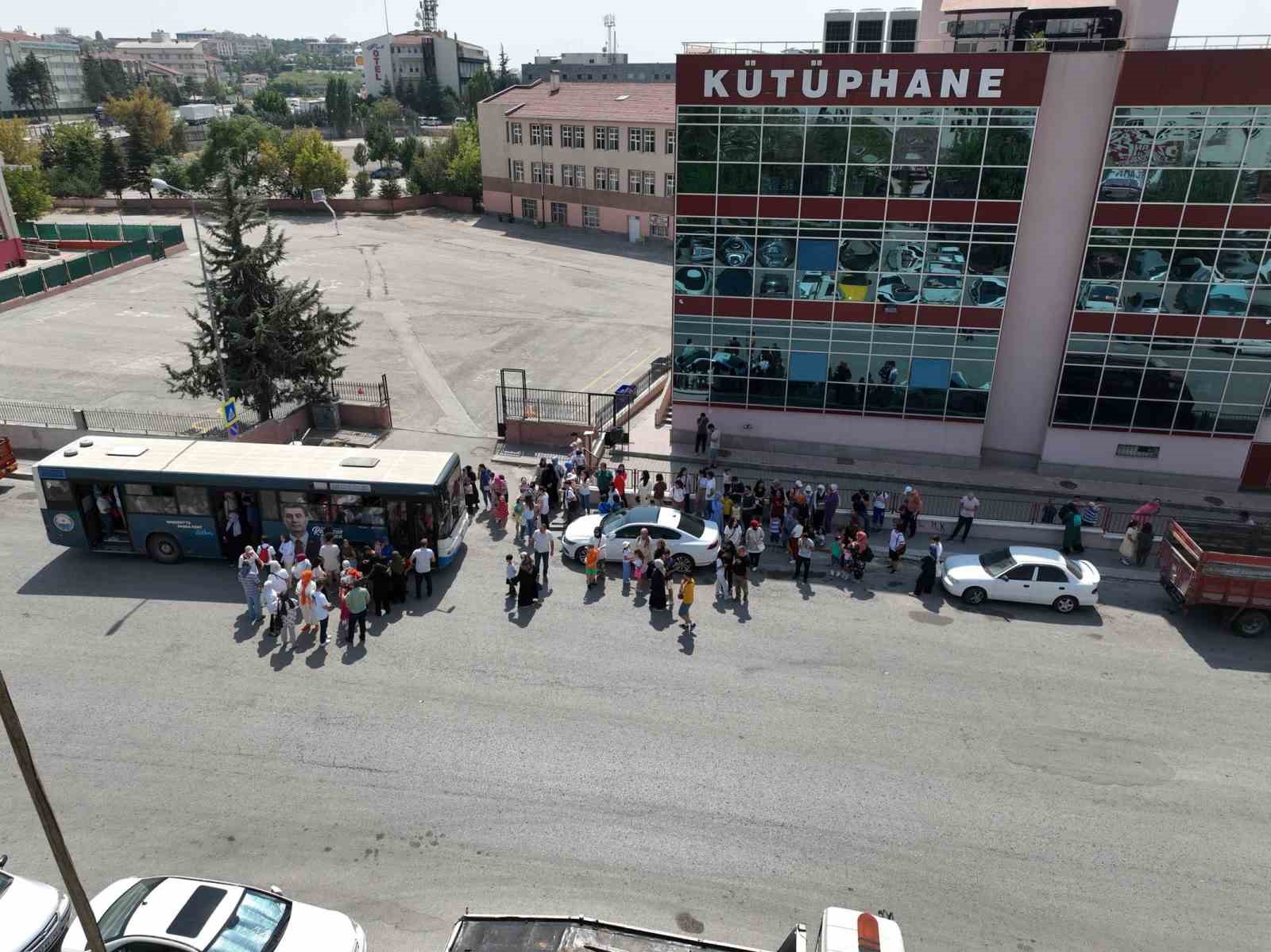 GÖLBAŞI BELEDİYESİ, İLÇE SAKİNLERİNİ SAAT 09.00 VE 13.30’DA İLÇE HALK
